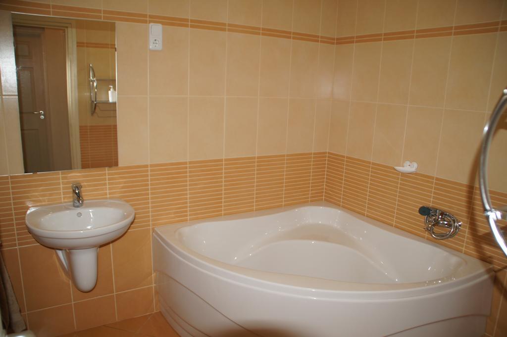 Fonix Apartman Daire Gyula Dış mekan fotoğraf